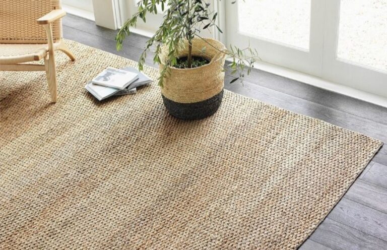 Hard wearing and Versatile Rug